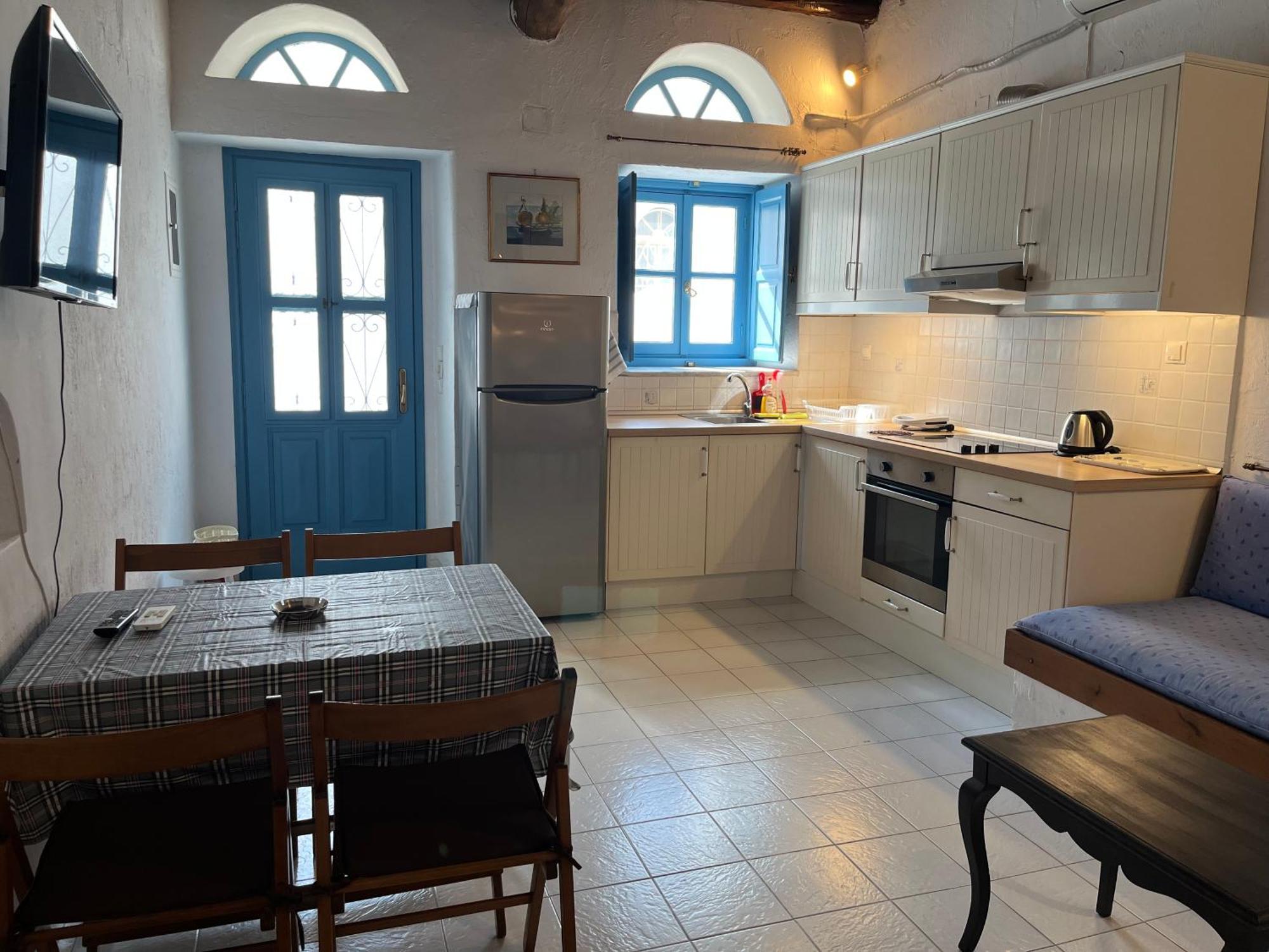 Neoclassical Apartment, Chora Apartment *
